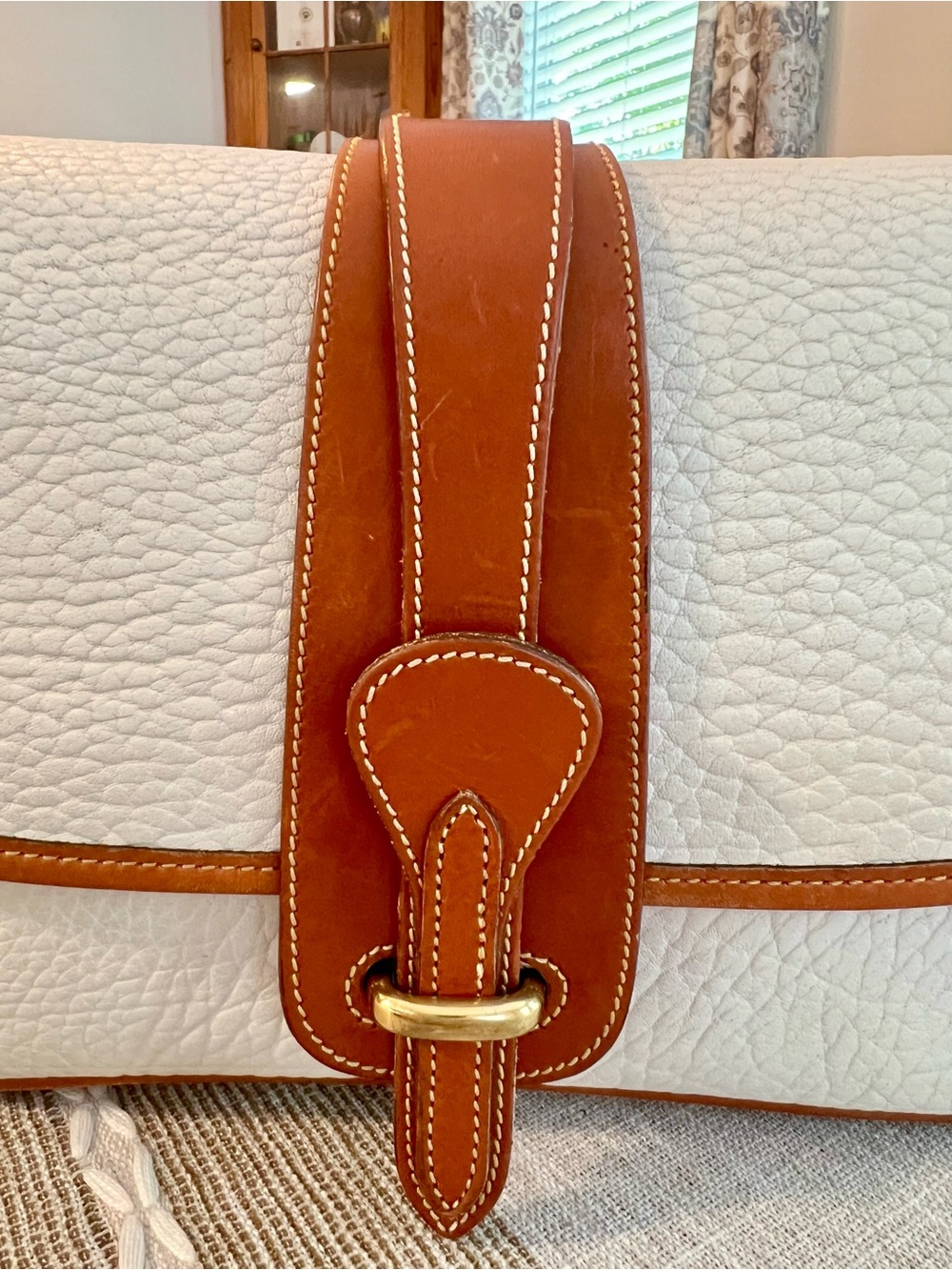 🦆Dooney & Bourke Pebbled Leather Crossbody Bag Cream & Brown Saddle Bag - Picture 7 of 12